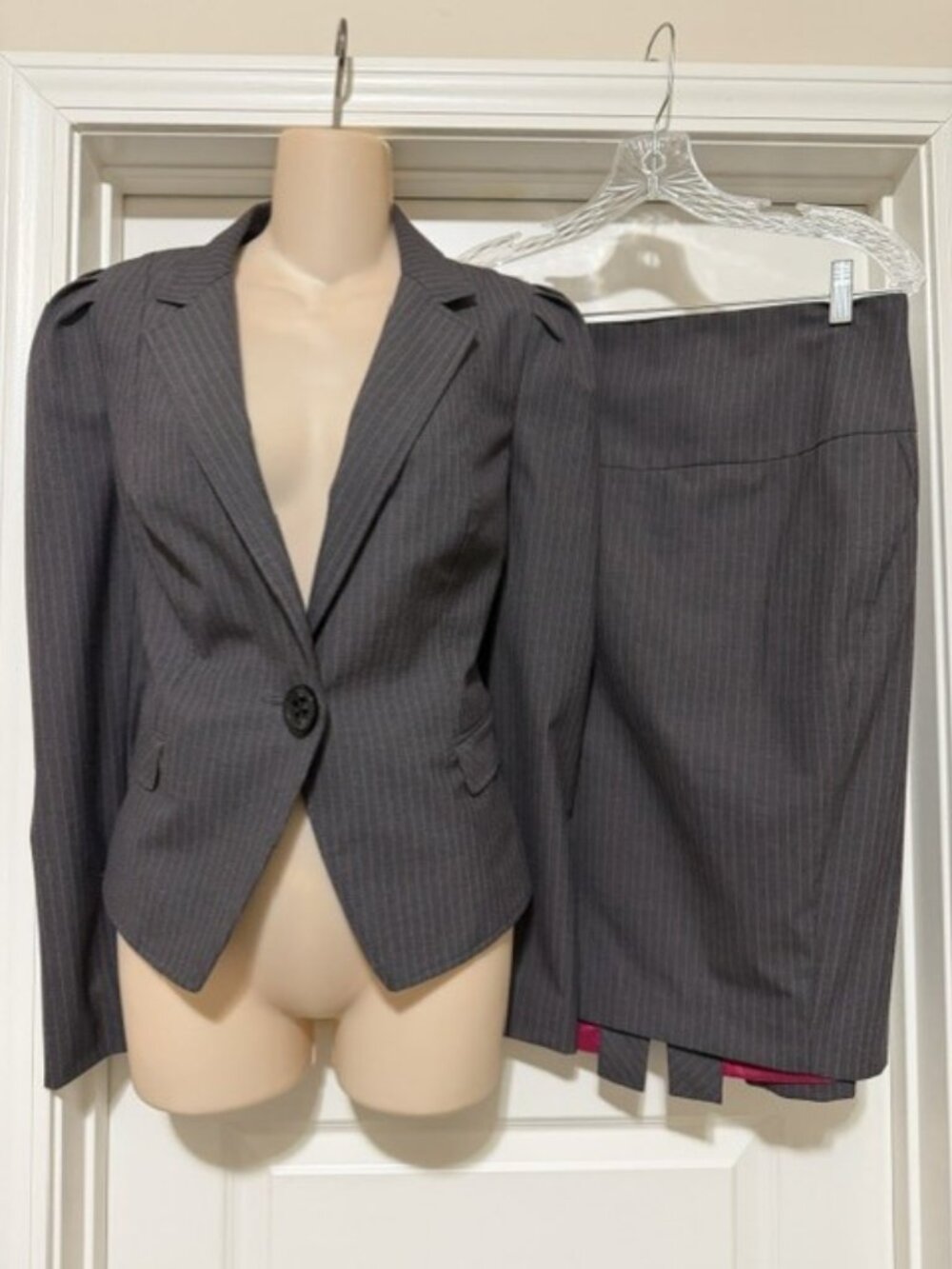 Sexy Express Gray/Pink Pinstripe Pencil Skirt Suit 10